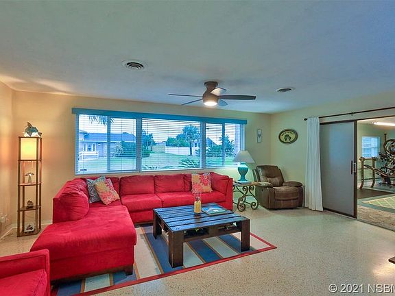 2nd image of 301 Hiles Blvd