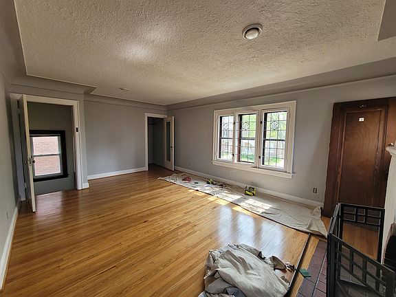 4th image of 1318 Somerset Ave