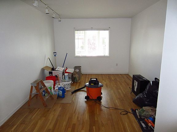 3rd image of 42 Joel Pl