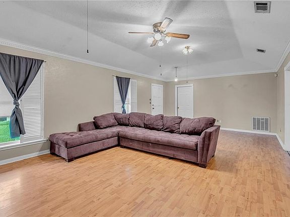 5th image of 115 Riverview Dr