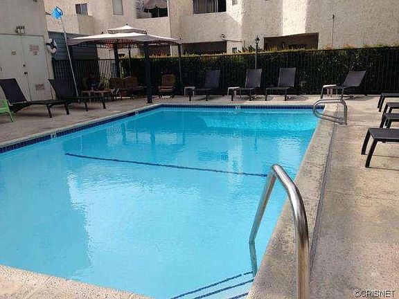5th image of 18411 Hatteras St Unit 241