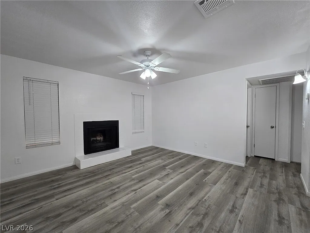 2 bed, 1.0 bath, 778 sqft, $995 — Photo 2