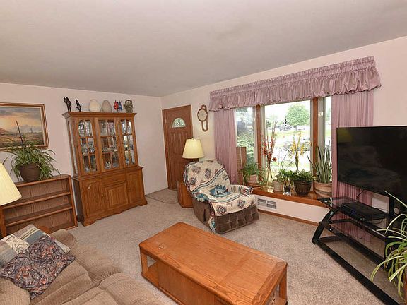 4th image of 1391 College Ave