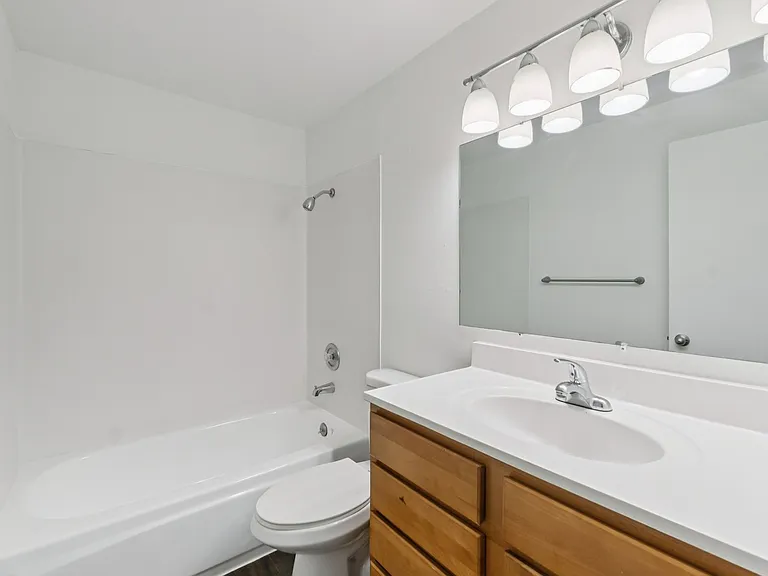 Heather Ridge Apartments — Photo 27