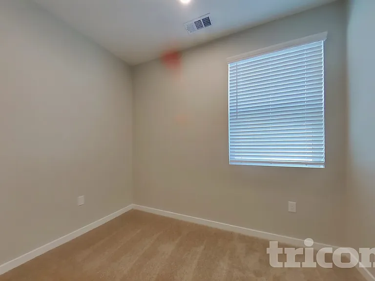 611 W Citron St #2 — Photo 10