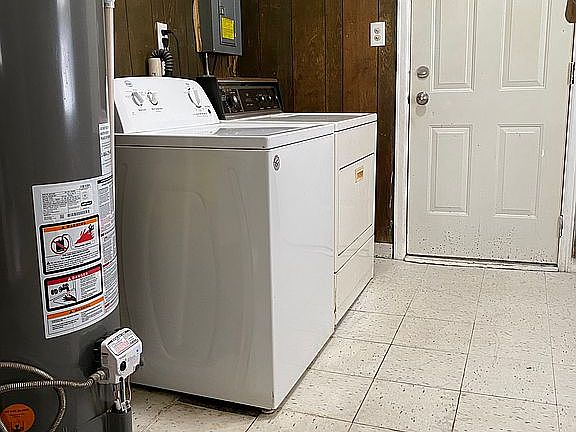 Laundry room (April 2023)