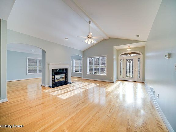 4th image of 711 Savoy Rd