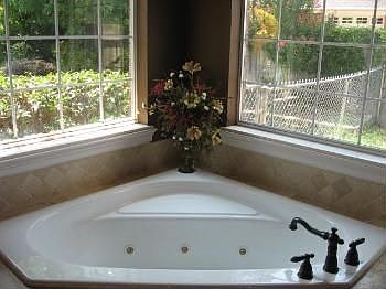 5th image of 5803 Winchester Dr