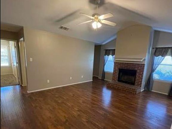 5th image of 303 Ash Dr
