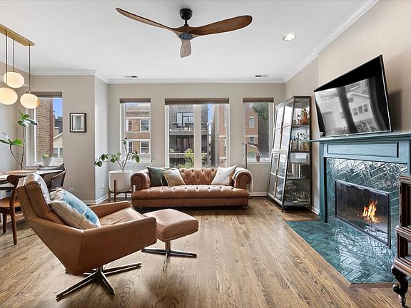 2nd image of 1112 N Paulina St APT 2