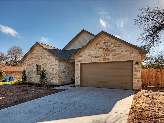 3rd image of 10911 Hillside Oak Ln