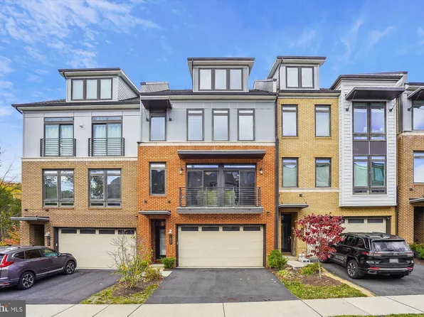 1809 Yellow Garnet Ter SE, Leesburg, VA 20175