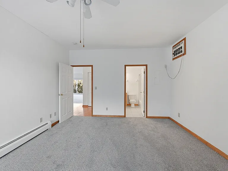 944 Summit Ave #1 — Photo 6