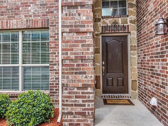 3rd image of 2616 Golfview Dr