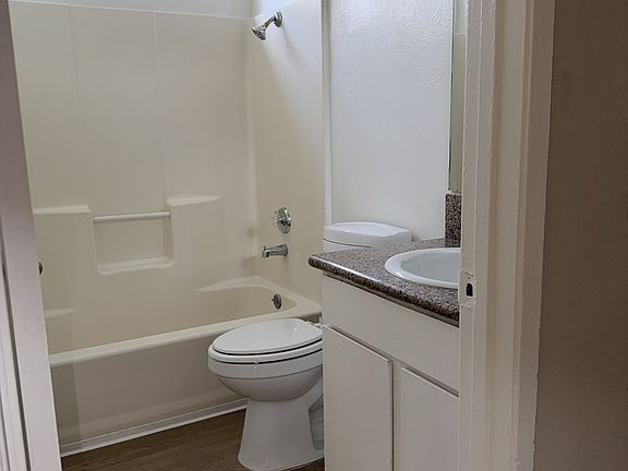 2nd image of 748 Minor St APT F