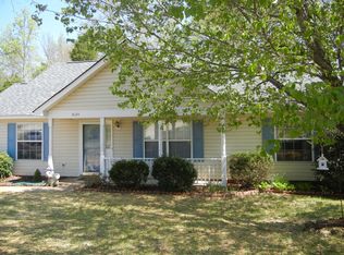 8124 Vermilion Dr, Charlotte, NC 28215