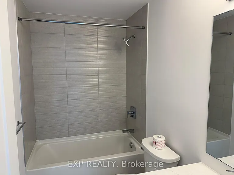 75 James St S #2513 — Photo 24