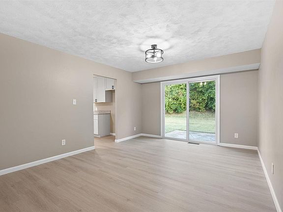 5th image of 4414 Remus Dr
