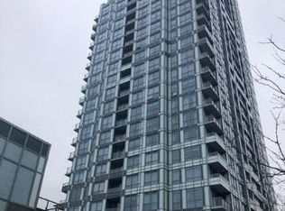 18 Graydon Hall Dr #901, Toronto, ON M3A 0A4