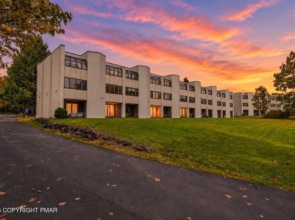 146 Foxfire Dr APT 106, Mount Pocono, PA 18344