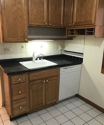 5th image of 4848 Louise St APT C