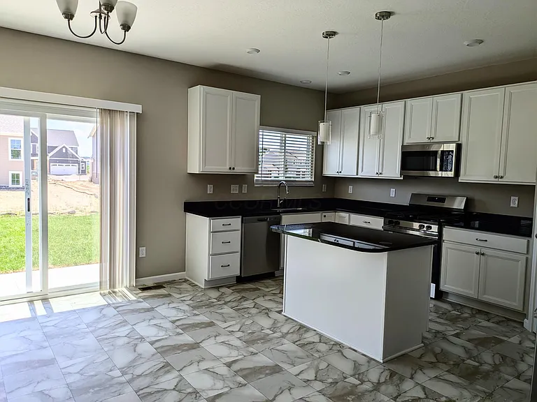 9013 Hawk Hill Way — Photo 5