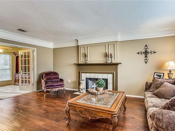 5th image of 4316 Kenwood Dr
