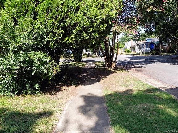 2nd image of 603 E Gladstone Ave
