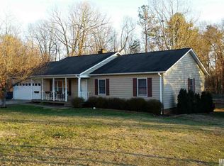 4833 Forest Ridge Dr, Hickory, NC 28602