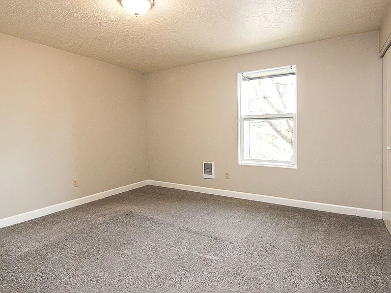 District 550 — Photo 24