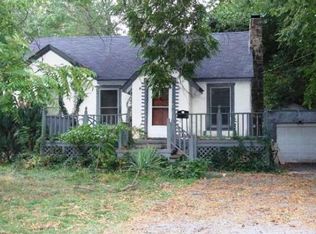 647 S Peach Tree Ave, Springfield, MO 65802