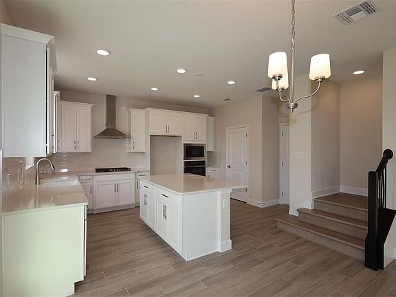 3rd image of 1326 Hyde St