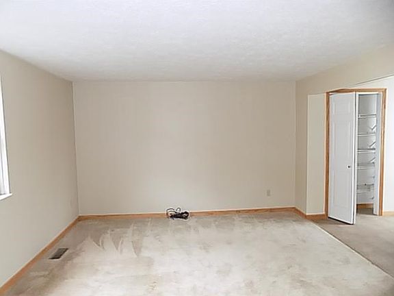 4th image of 1040 Ajay Dr