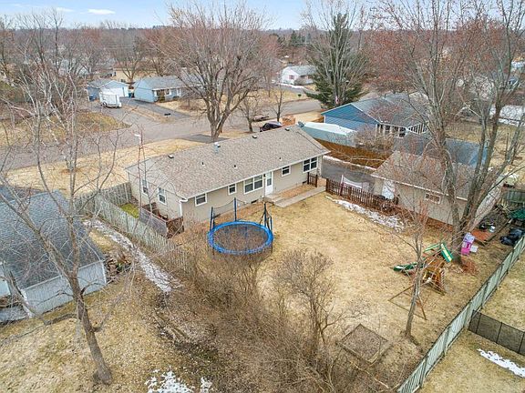 3rd image of 12941 Revere Ln N