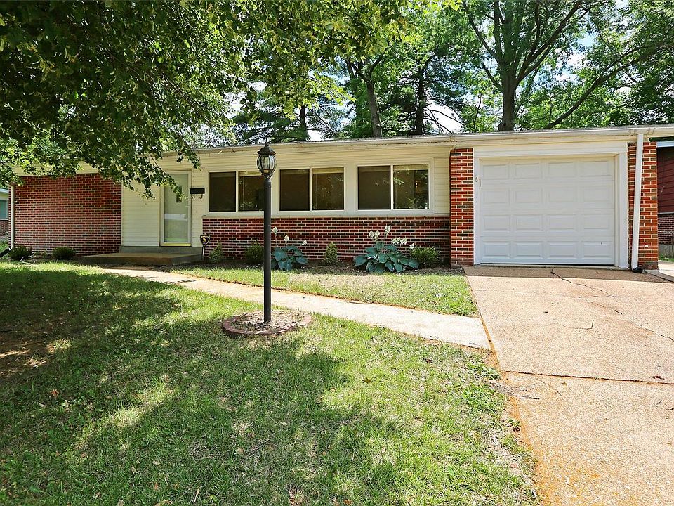 1st image of 2420 Palomino Ln