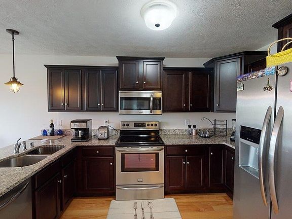 5th image of 5424 Green Ash Dr