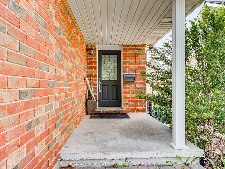 5 Tulip Dr — Photo 3