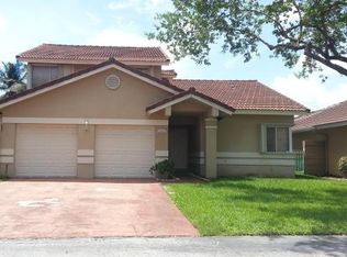 18177 NW 61st Pl, Hialeah, FL 33015