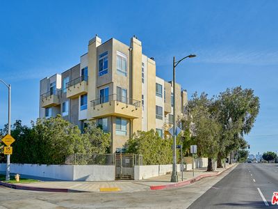 5525 W Olympic Blvd Unit 303, Los Angeles, CA, 90036