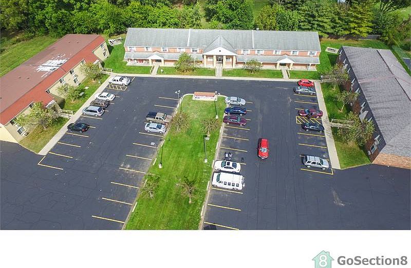 2nd image of 3960 Airport Hwy APT 103