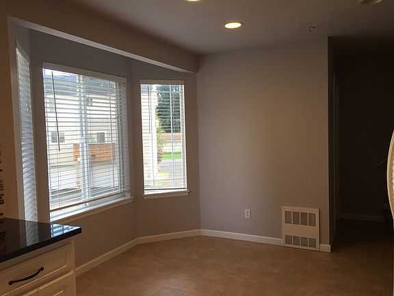 5th image of 5733 186th Pl SW APT C
