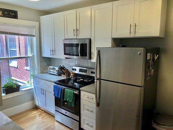 5th image of 4526 N Malden St APT 124