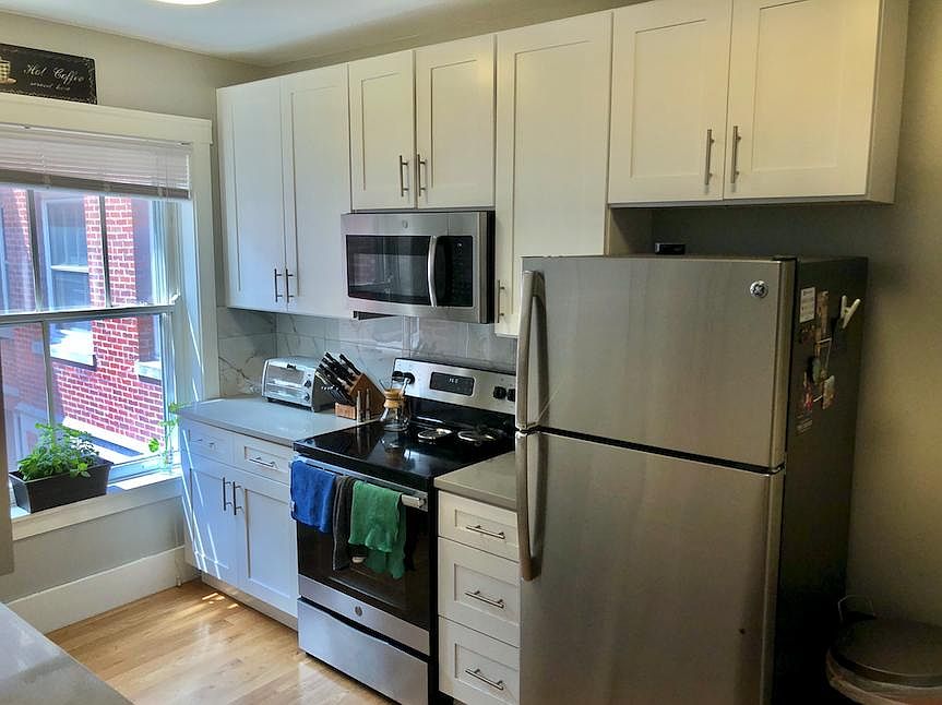 1st image of 4520 N Malden St #124