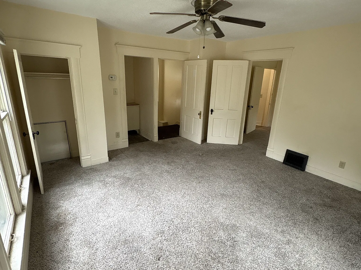 221 S Pleasant St Indep MO 64050 - 221-A — Photo 2