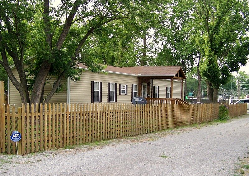 1st image of 816 W Robinson St