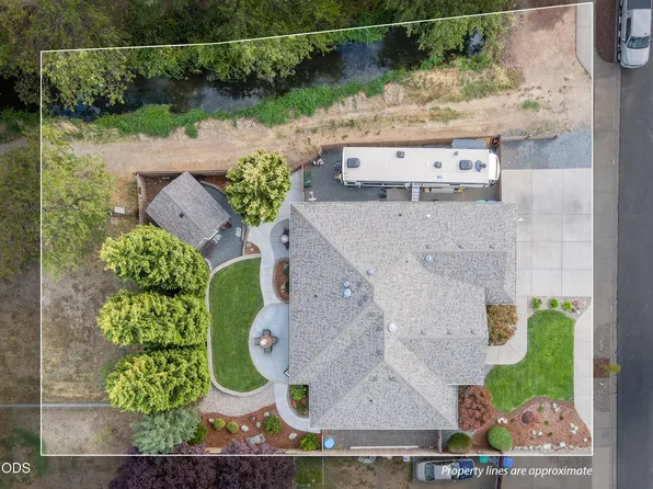 523 SE Jaylen Dr, Grants Pass, OR 97527