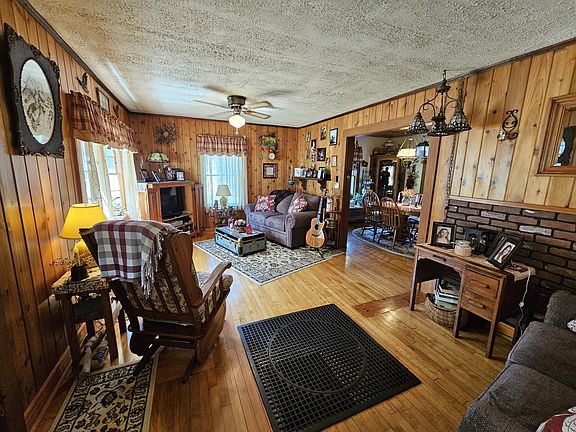 4th image of 1173 Sunset Dr