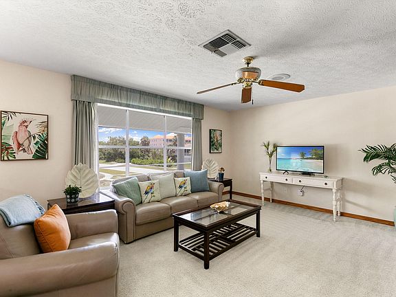 5th image of 1865 Dogwood Dr