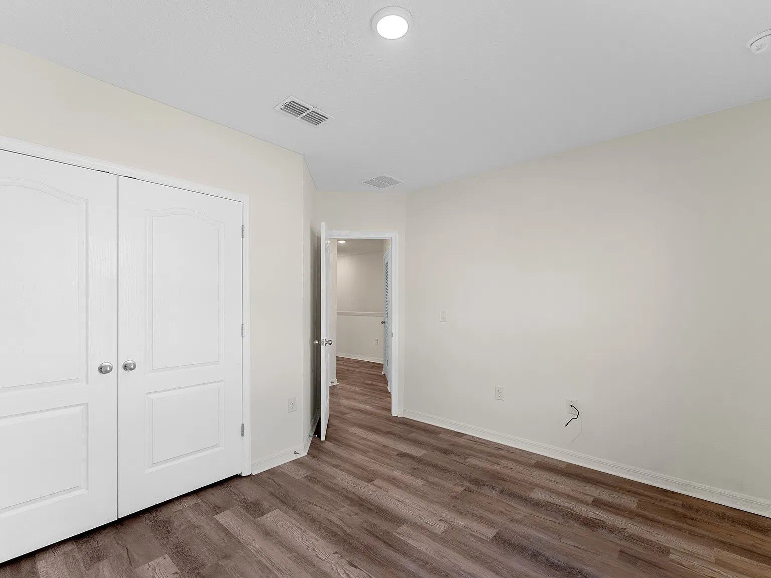 1607 Primo Ct — Photo 2