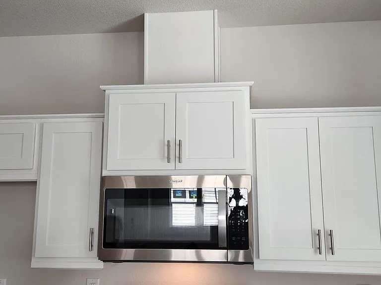 2215 Livesay Ln — Photo 3